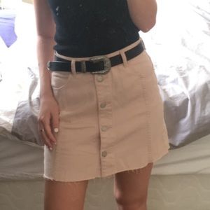 Lulu’s pink denim skirt